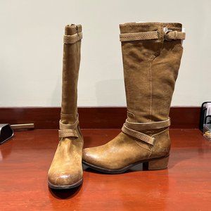 UGG Darcie Riding Boot Size 12, Tan